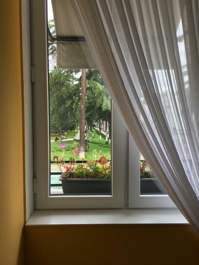 Atoneli Hotel Tbilisi Exterior foto
